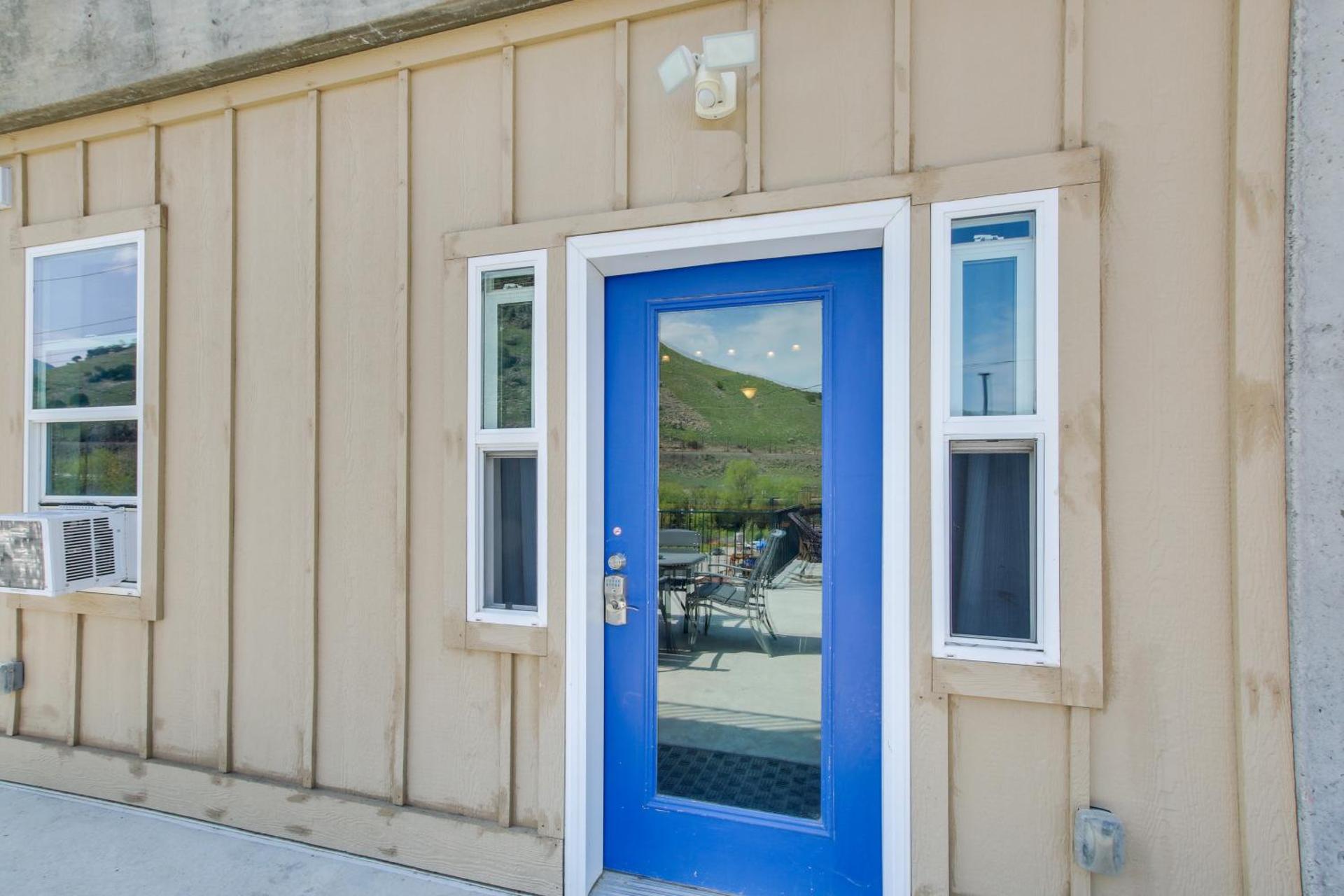 Central Lava Hot Springs Studio with Deck and Views!