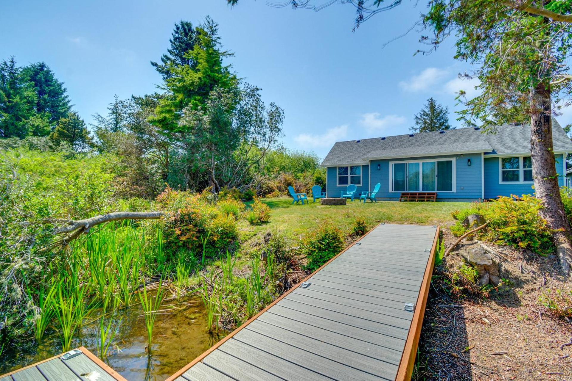Dock, Water Views Dog-Friendly Ocean Shores Home!