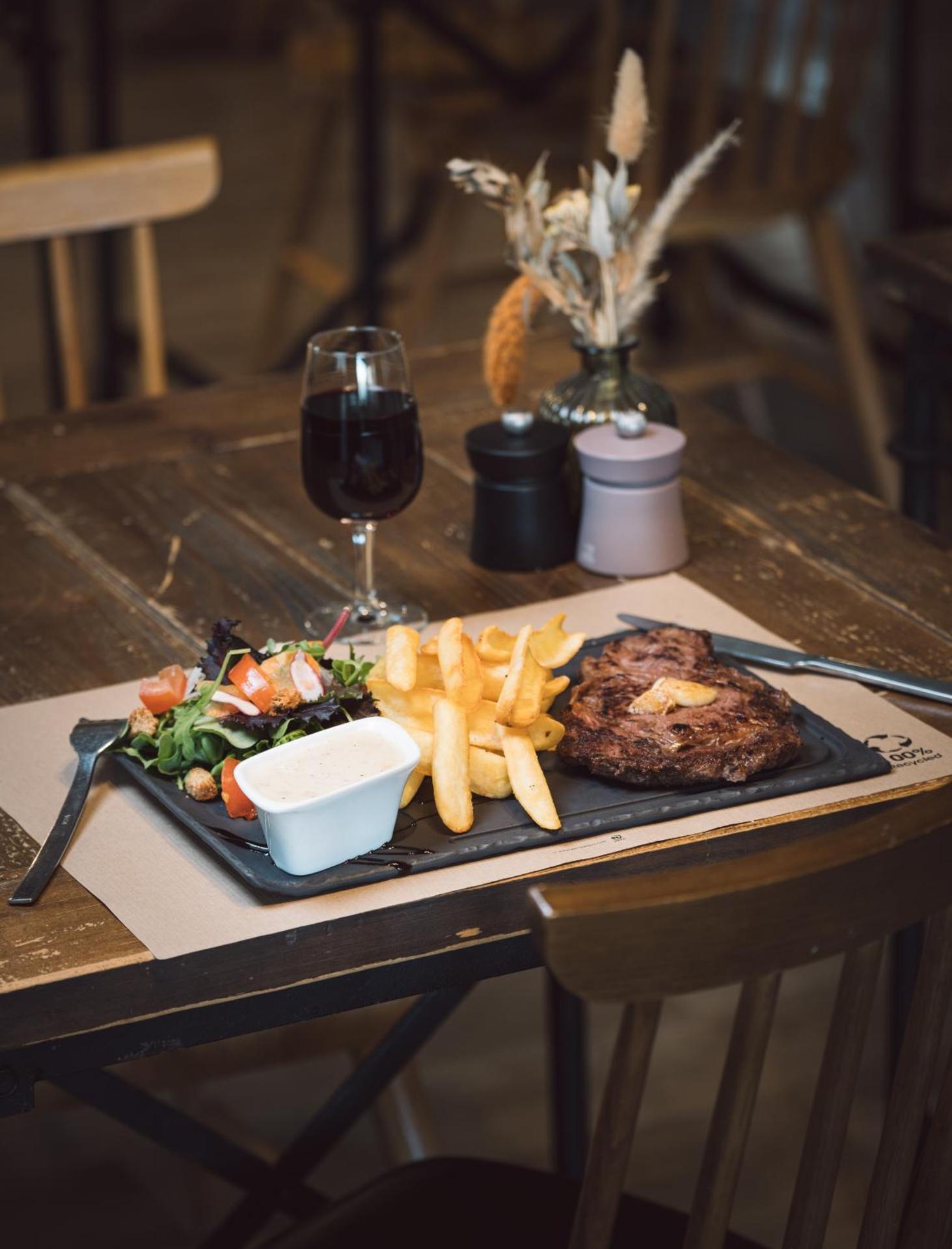 Restaurant/places to eat