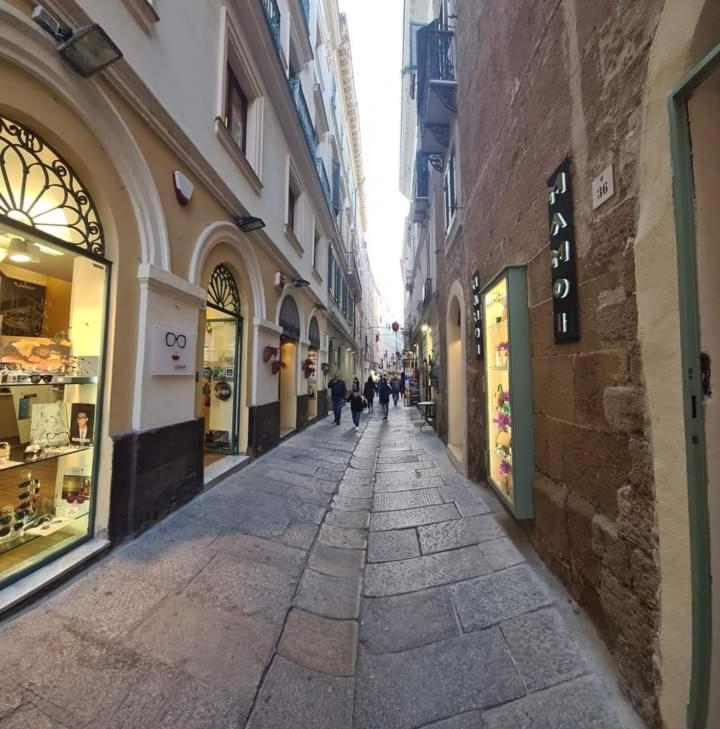 Flowered House with garden