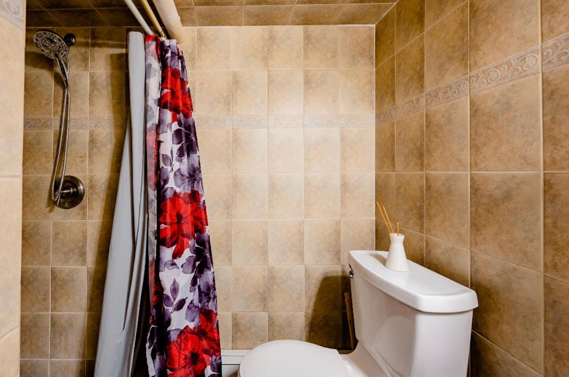 Nice Cozy Room By Empire City Casino And Cross County Mall