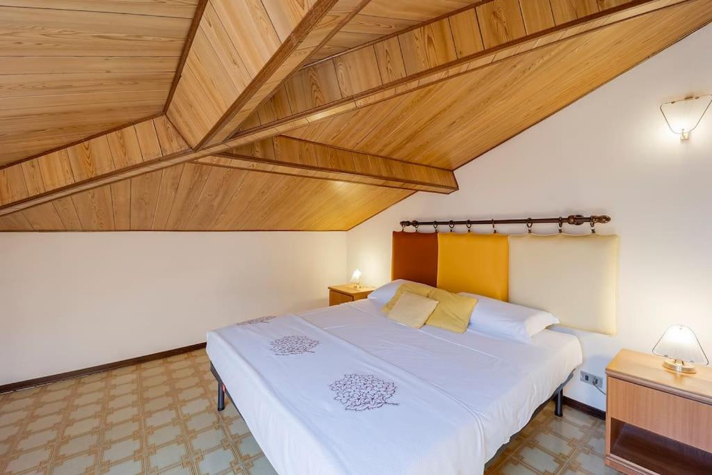 Seaview - Deluxe apartment - Billiard - Pool in July and August - AC in the Bedrooms