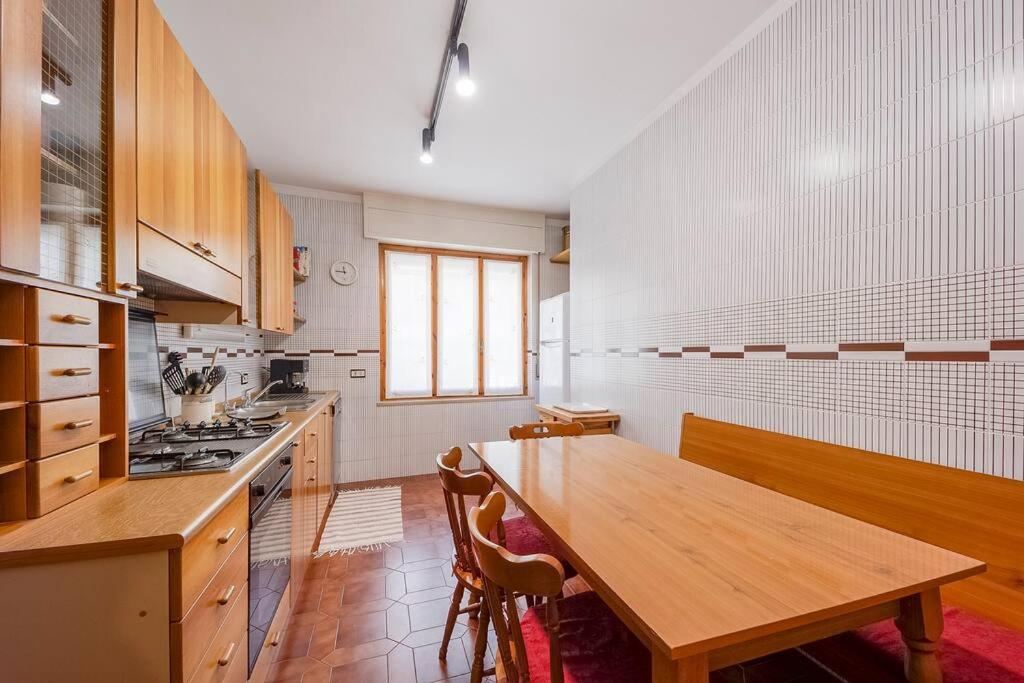 Seaview - Deluxe apartment - Billiard - Pool in July and August - AC in the Bedrooms