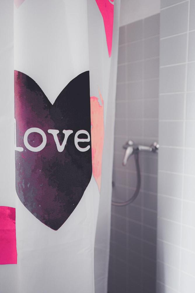 Family room by Interlaken Parking