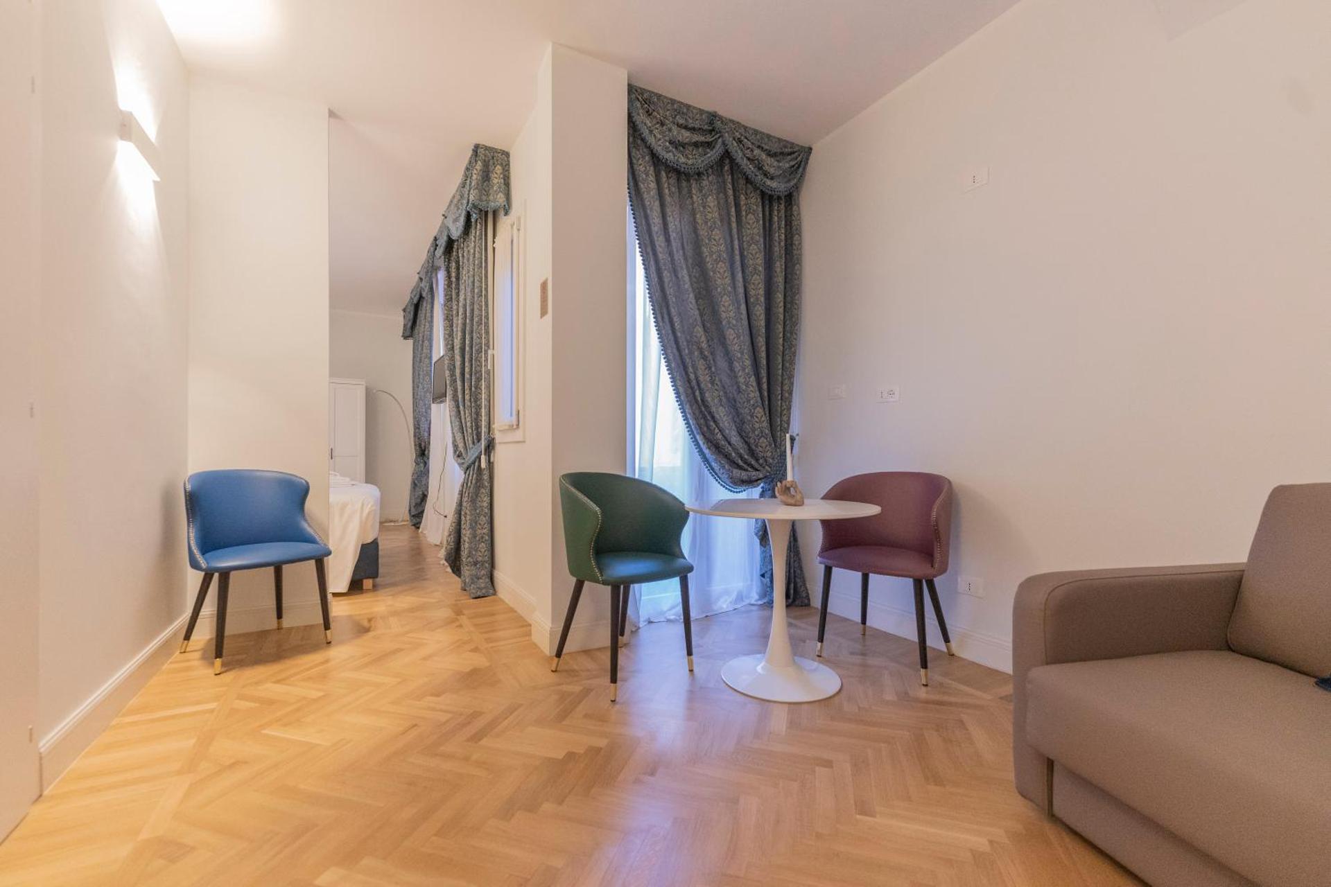 Aldrovandi Luxury Suites and Apartment