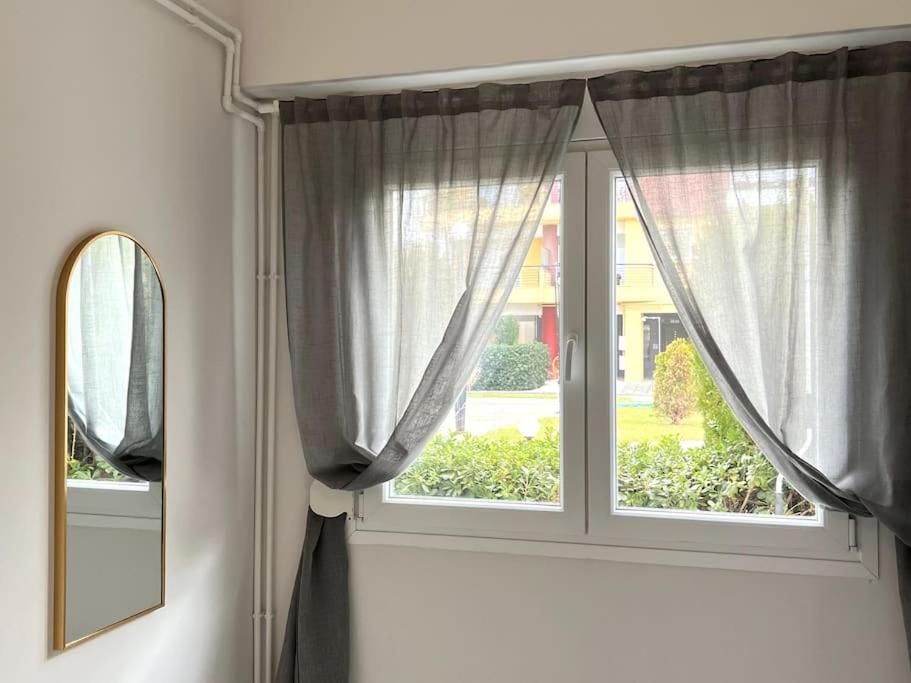 Jimmy's Pool Apartment