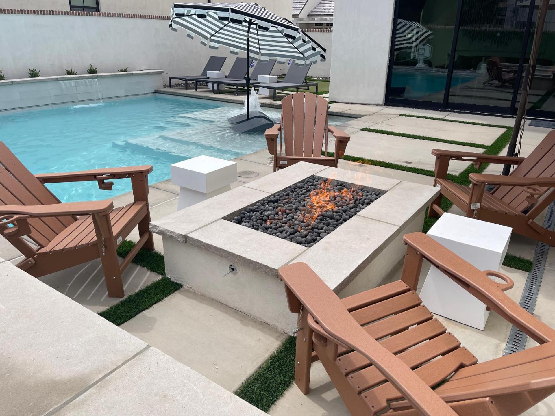 Casa Blanca luxury Villa Private pool sleeps 30!