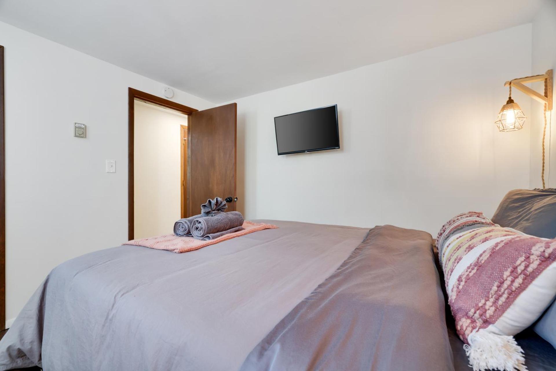 Camp Cedar:7 miles to Camelback, 5 to Kalahari!