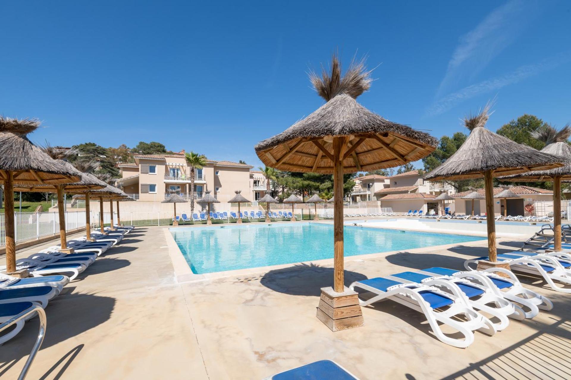 Plages de sable fin, piscine, hammam, tennis LESCLESDENICOLE