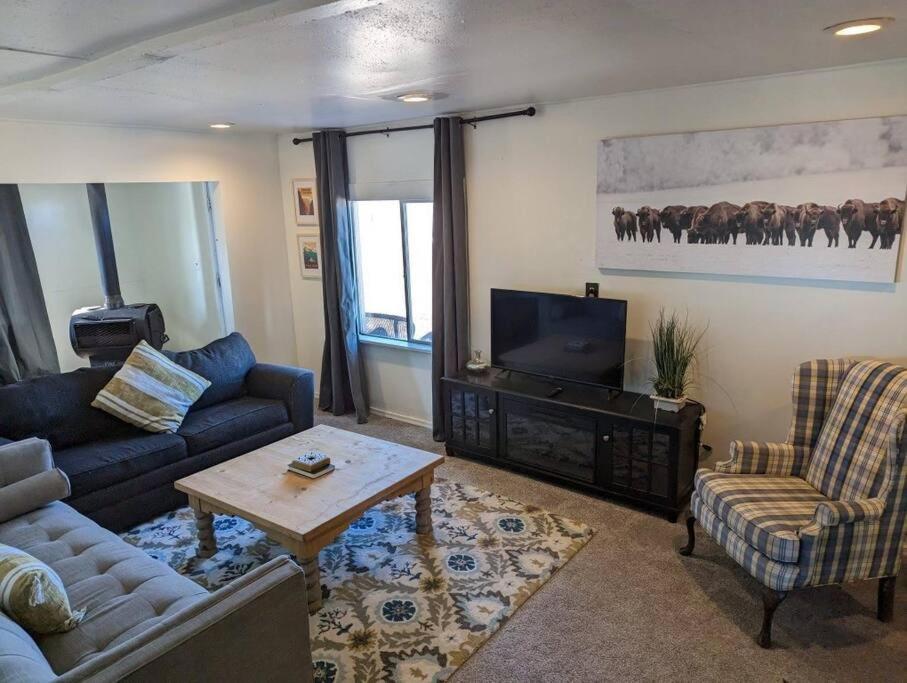 Communal lounge/ TV room