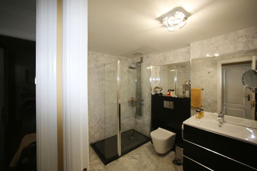 Stylish, Spacious apartment with sea view