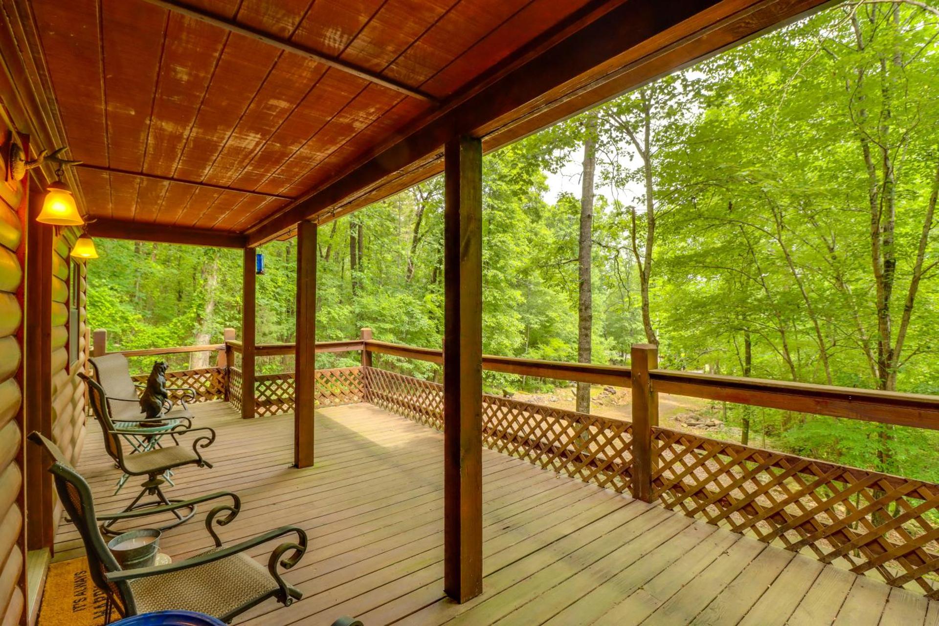 Rural Arkansas Vacation Rental with Wraparound Porch