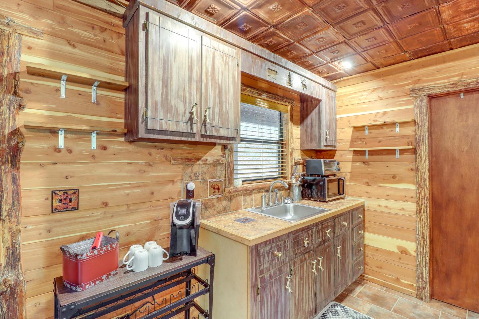 Rural Arkansas Vacation Rental with Wraparound Porch