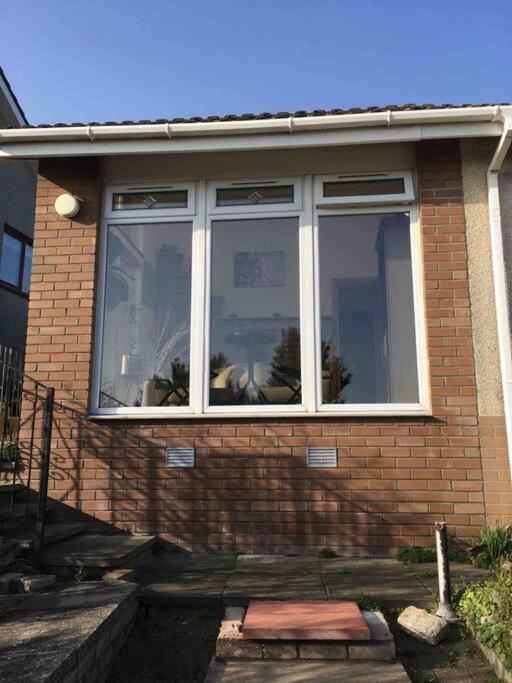 KINGHORN - Private Room, own entrance, ensuite, sunroom & Views