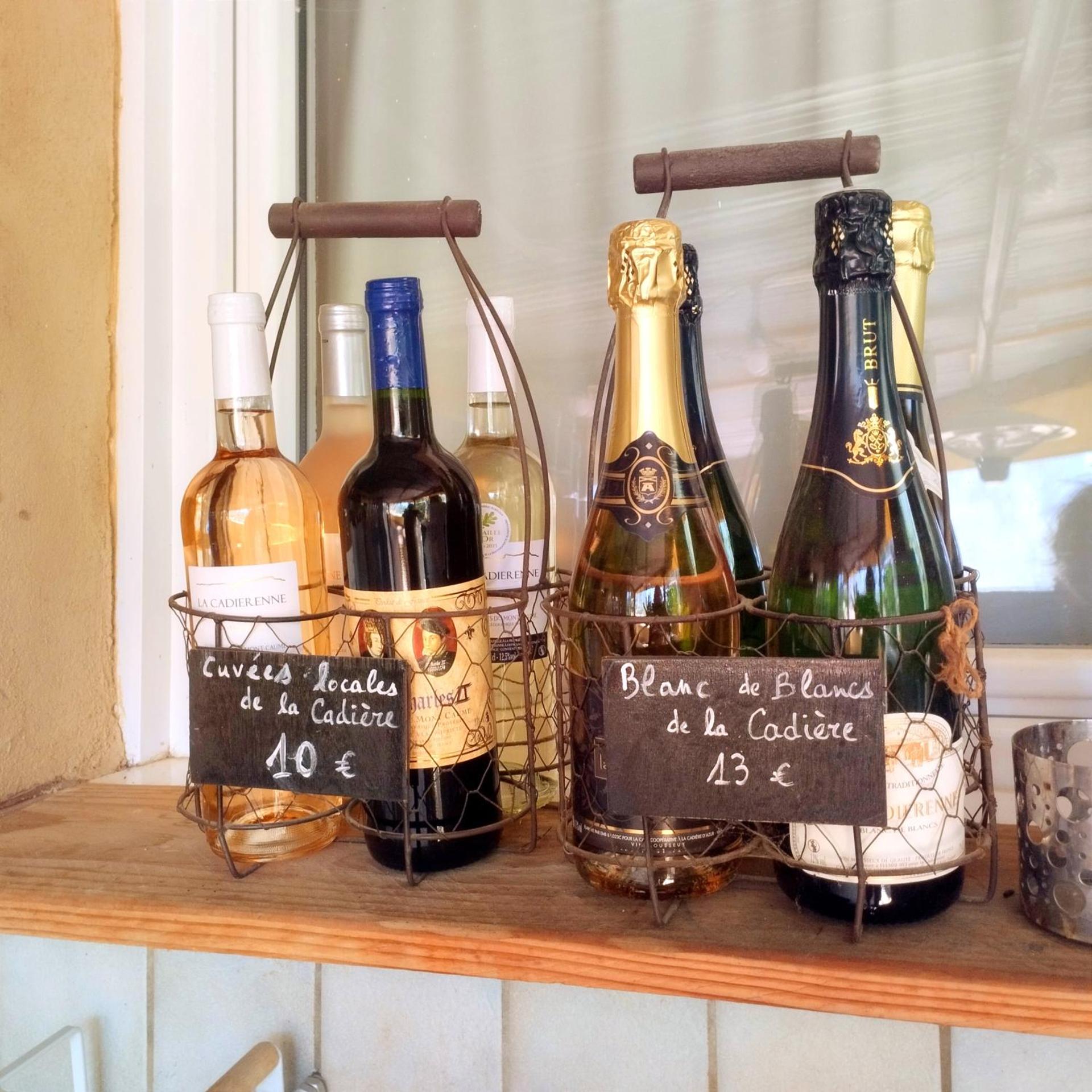 Arche de Noé atypique, bohème , nature, piscine chauffée de Pâques à Toussaint , spa , sauna , loisirs