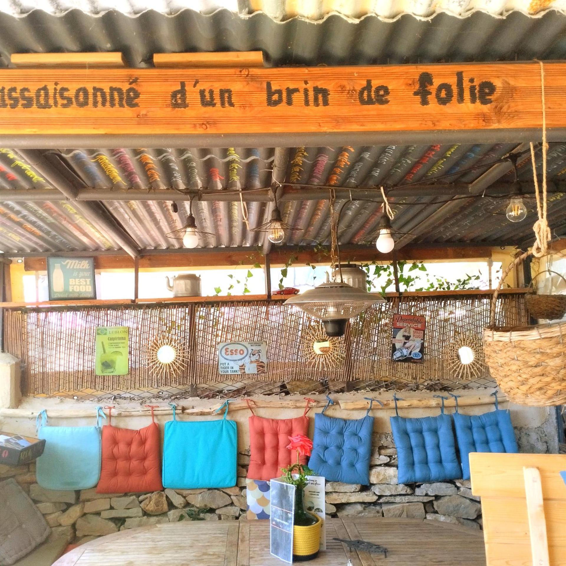 Arche de Noé atypique, bohème , nature, piscine chauffée de Pâques à Toussaint , spa , sauna , loisirs