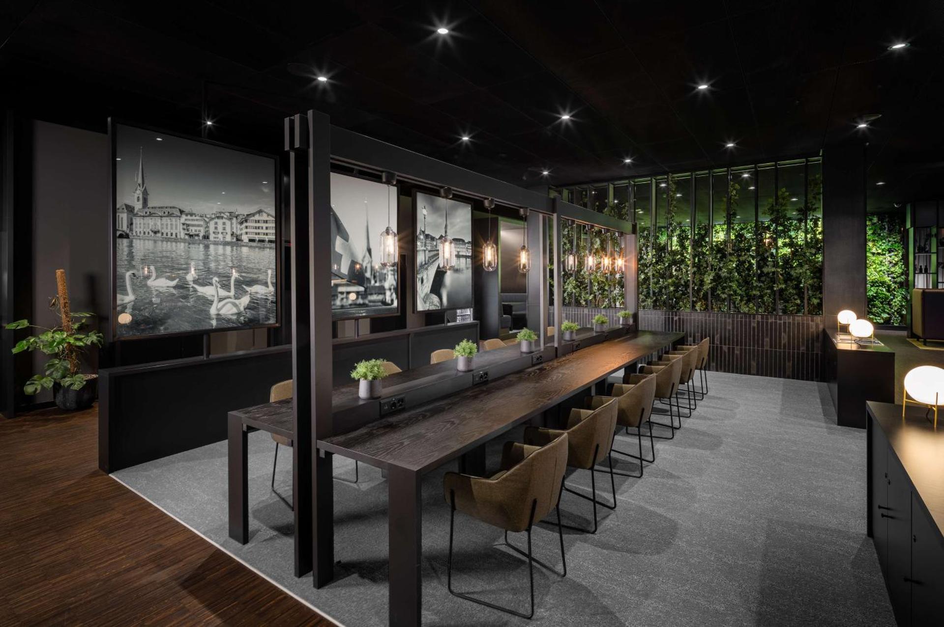 Communal lounge/ TV room