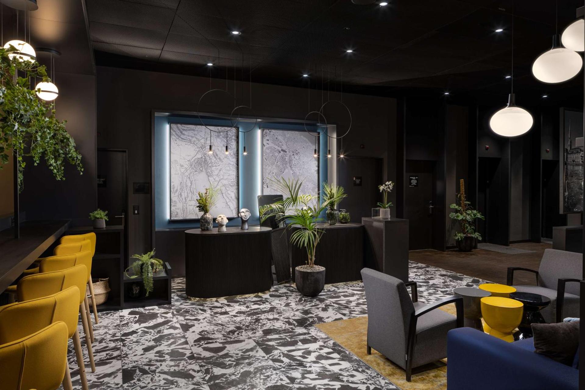 Communal lounge/ TV room