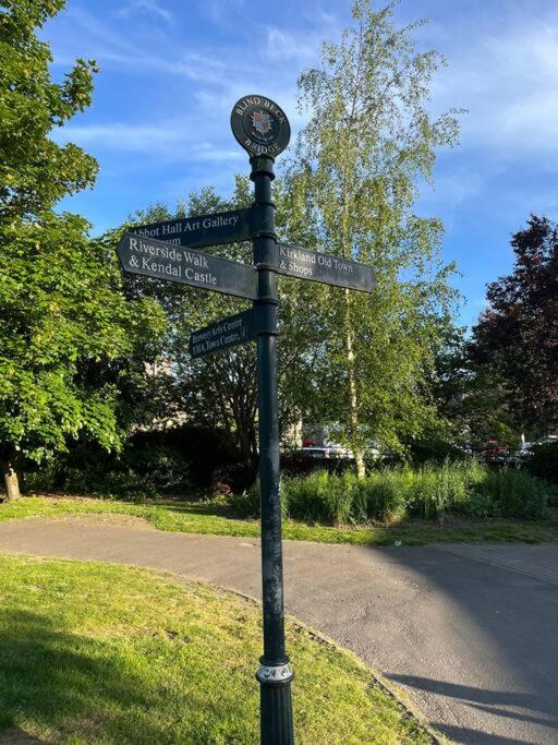 Wee Toad Hole Heart of Kendal - Cottage sleeps 4-6 - Dogs Welcome