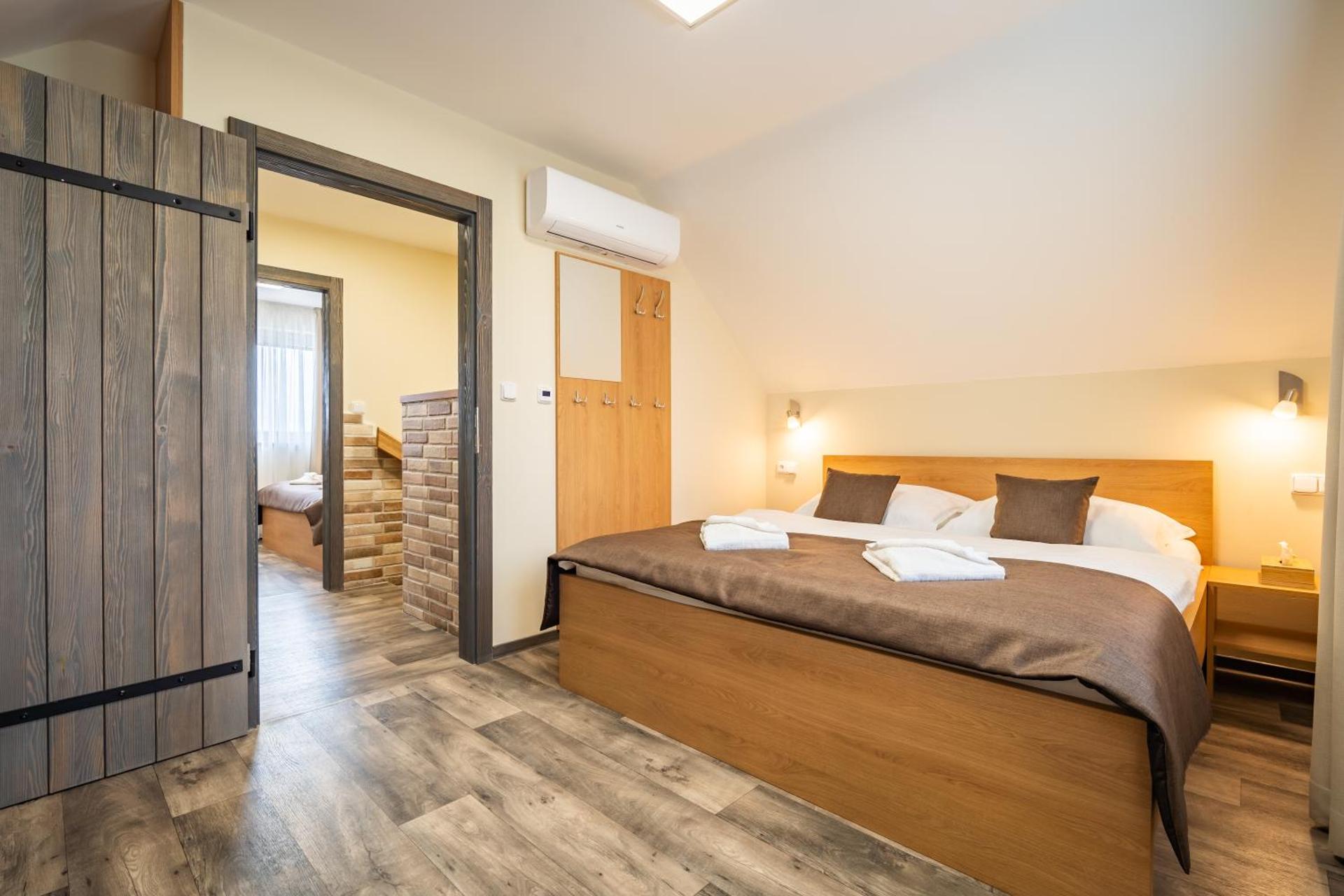 Vinoza - ubytování a vinný sklep Velké Bílovice Pod Vinicí