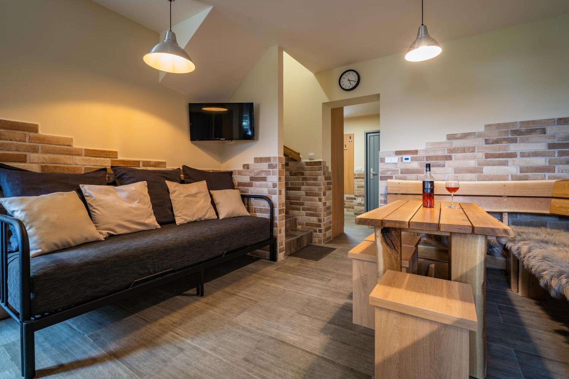 Vinoza - ubytování a vinný sklep Velké Bílovice Pod Vinicí