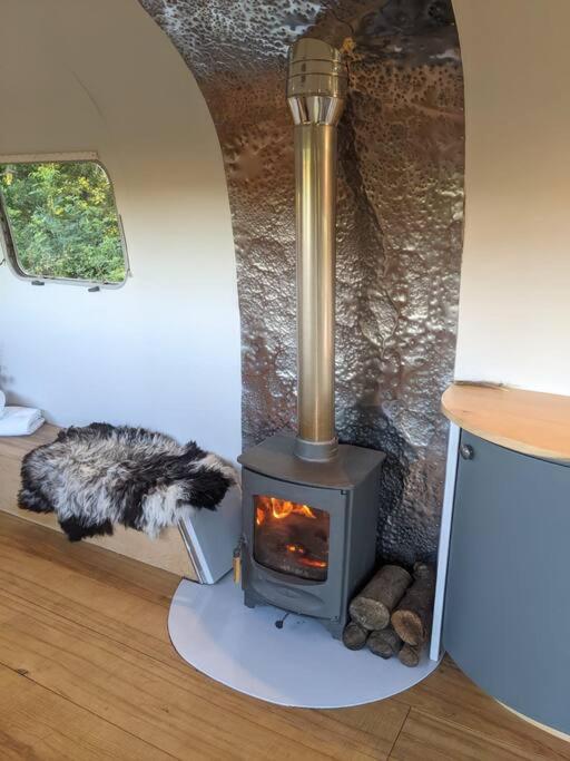 Airstream, vintage American caravan & Hottub