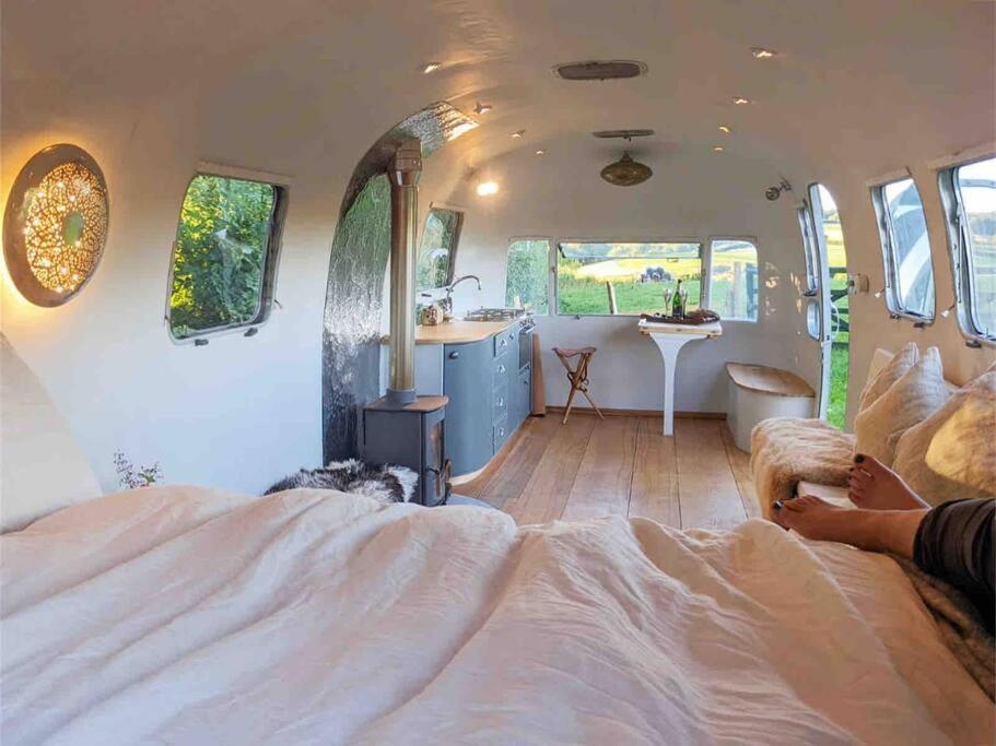 Airstream, vintage American caravan & Hottub