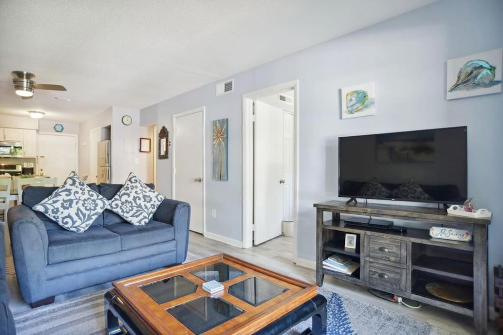 5 stars Peaceful Condo - 7 min walk to the beach