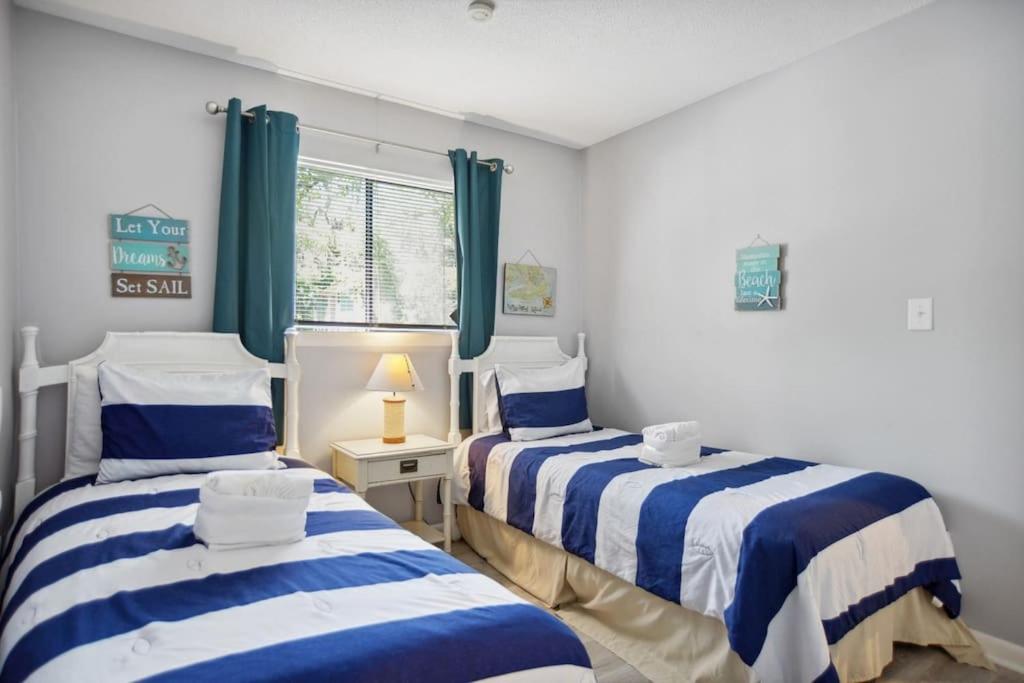 5 stars Peaceful Condo - 7 min walk to the beach