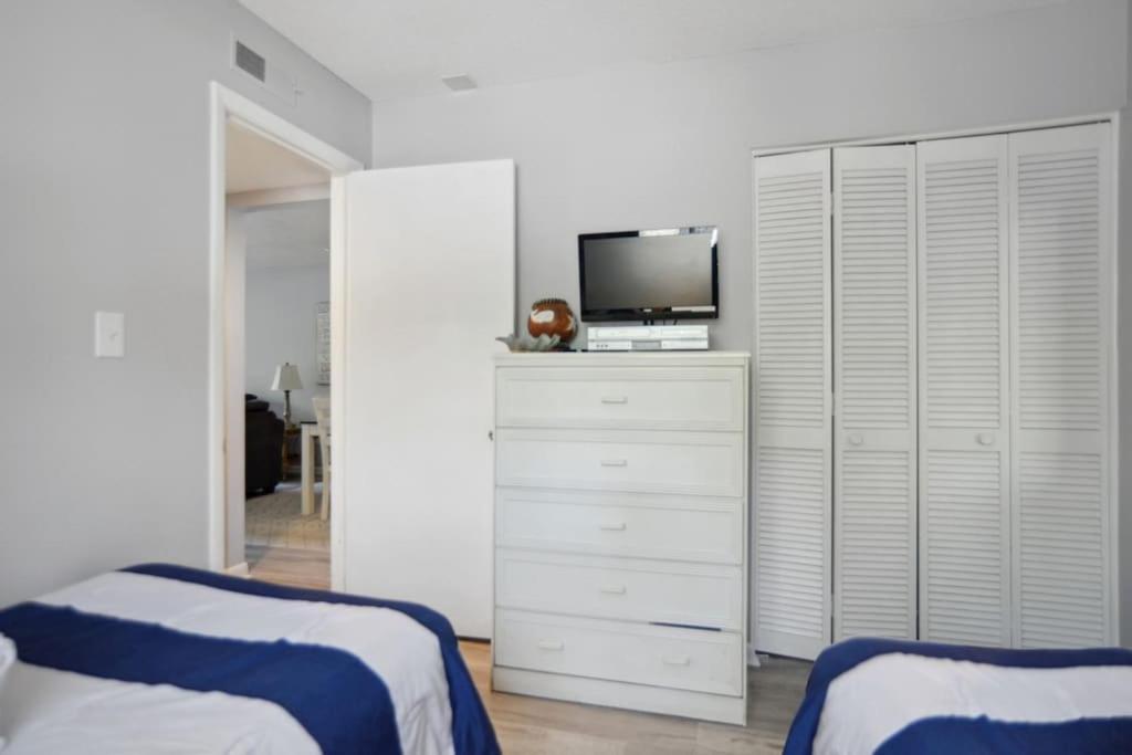 5 stars Peaceful Condo - 7 min walk to the beach