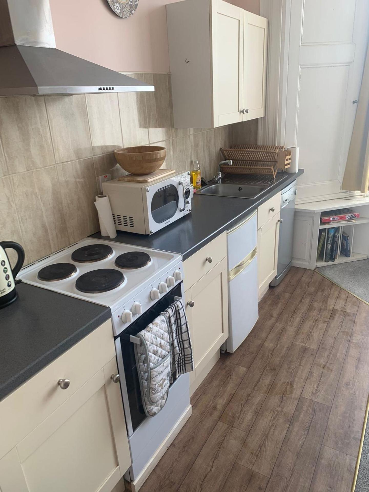 Scoresby's - 2-bedroom apartment with parking