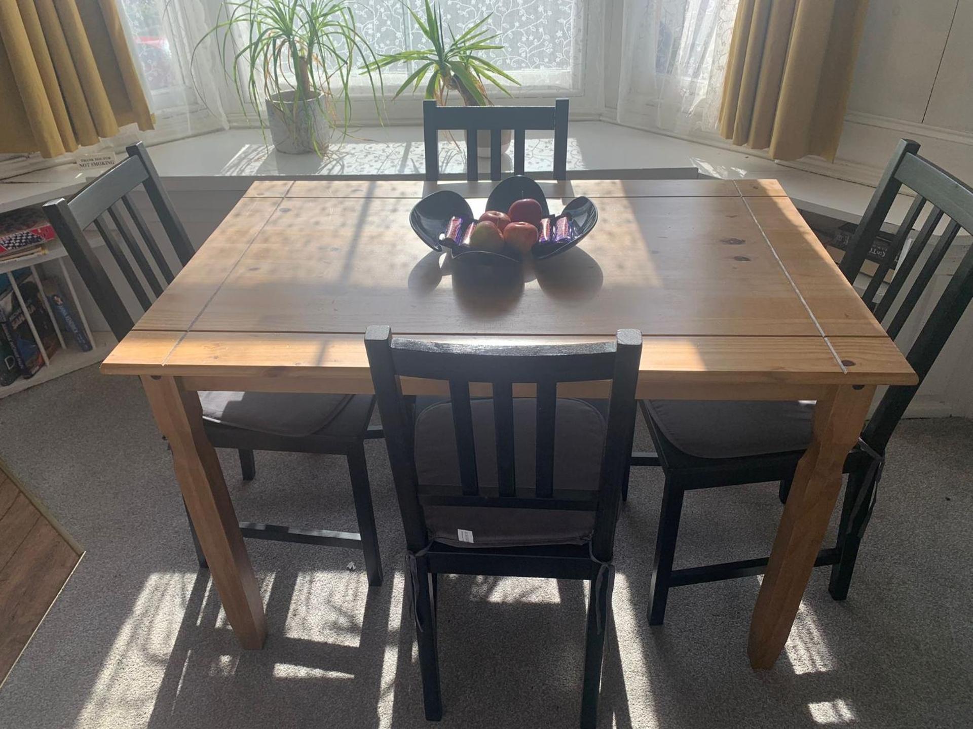 Scoresby's - 2-bedroom apartment with parking