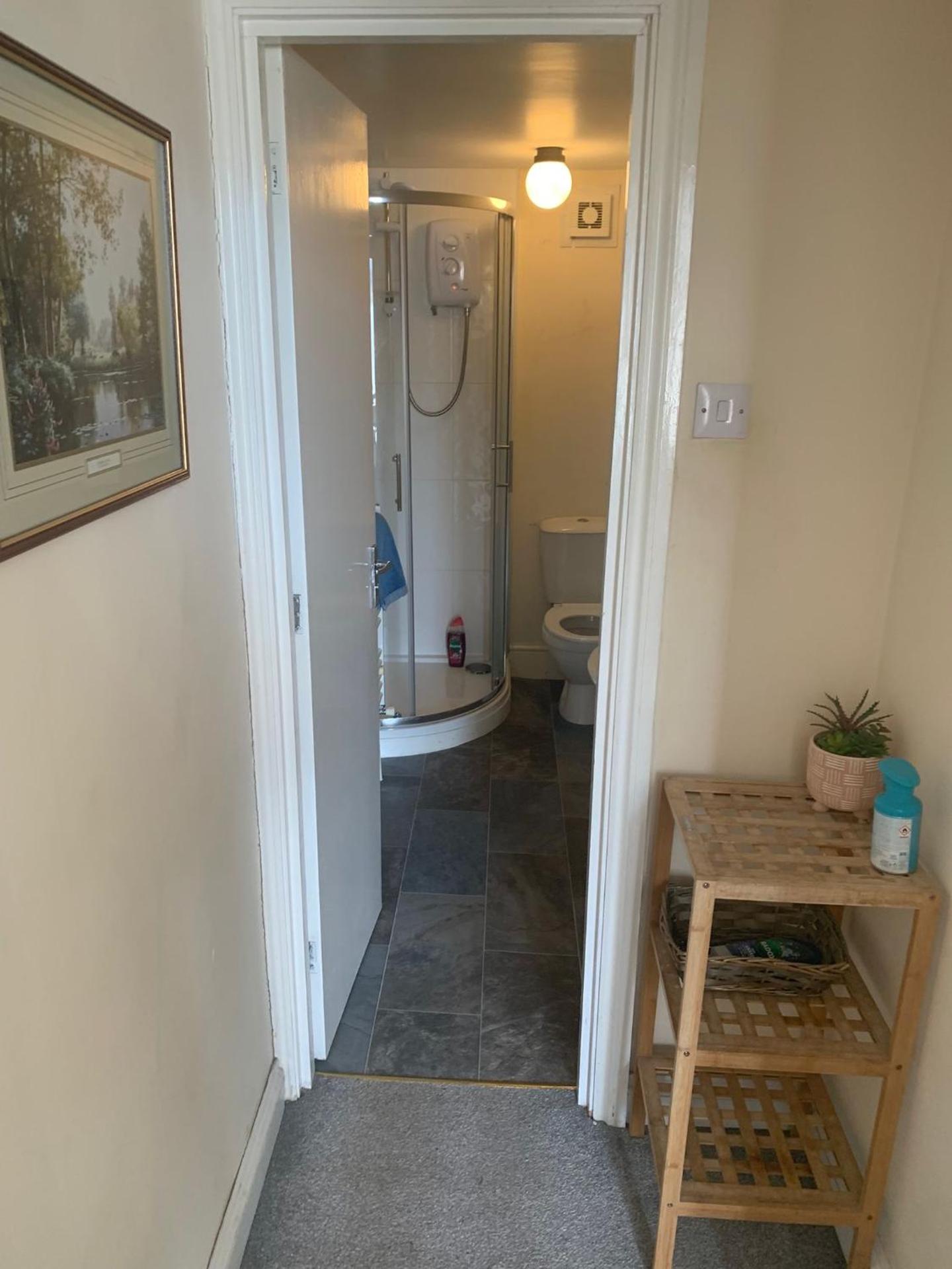 Scoresby's - 2-bedroom apartment with parking