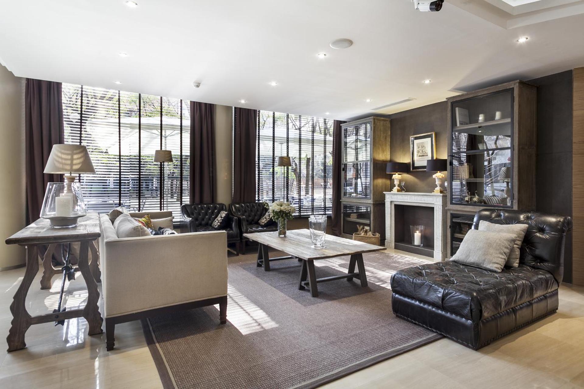 Communal lounge/ TV room