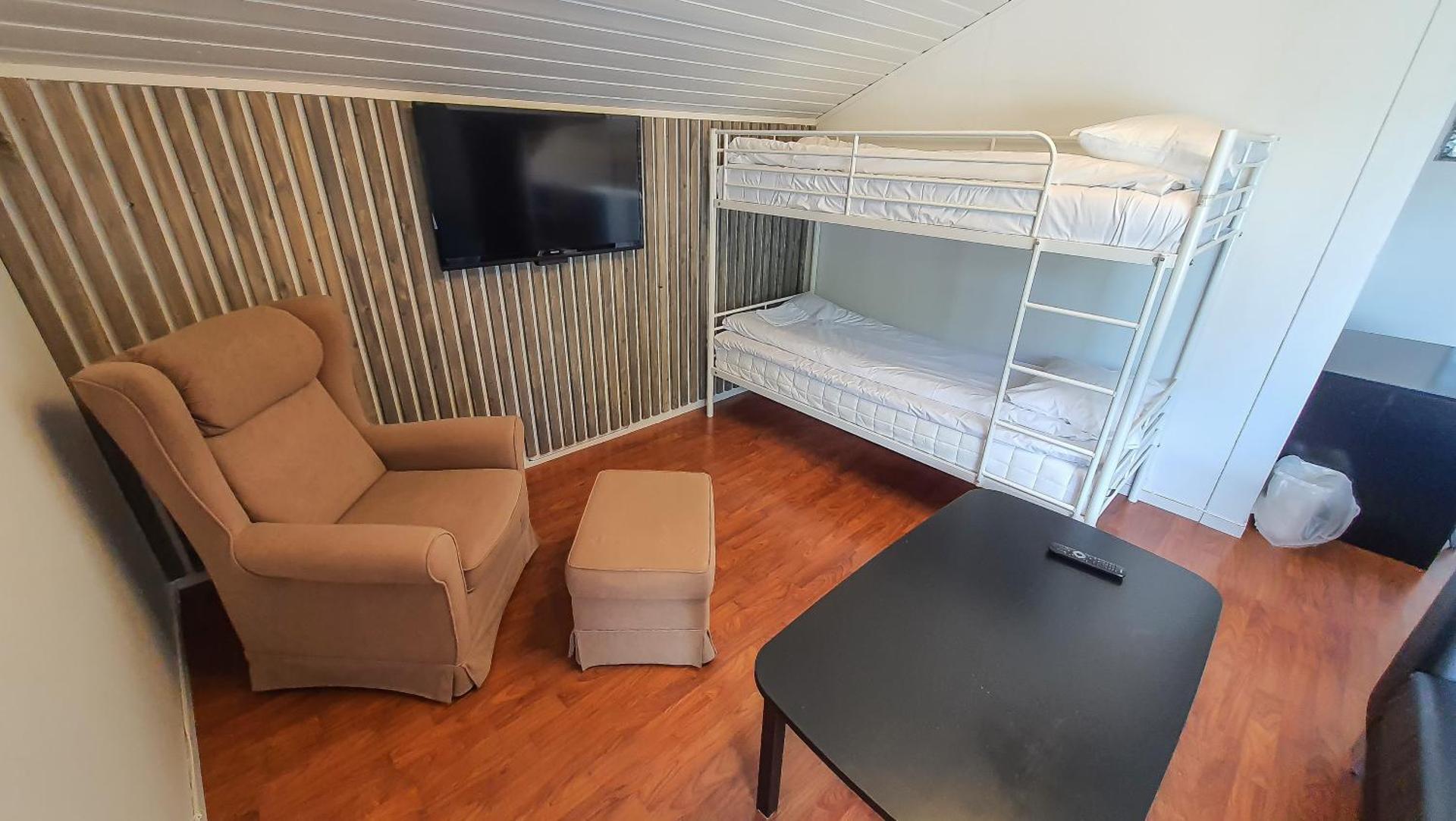 Family Room (2 Adults + 2 Children)