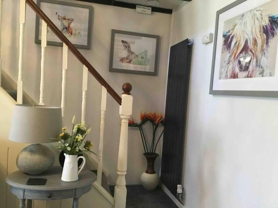 Y Bwythyn - Lovely cottage in village of Spittal