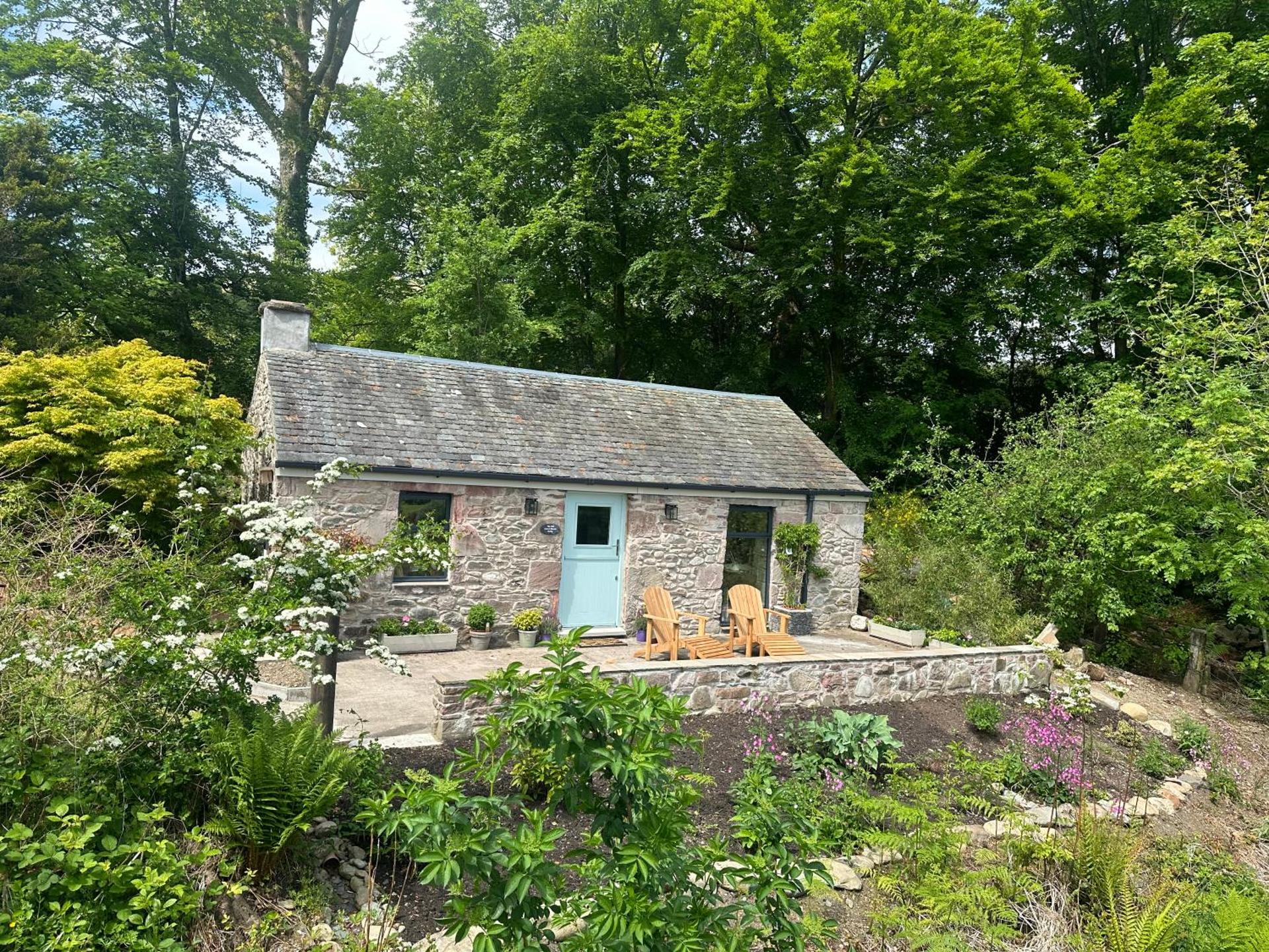 Charming stone Bothy at Loch Lomond