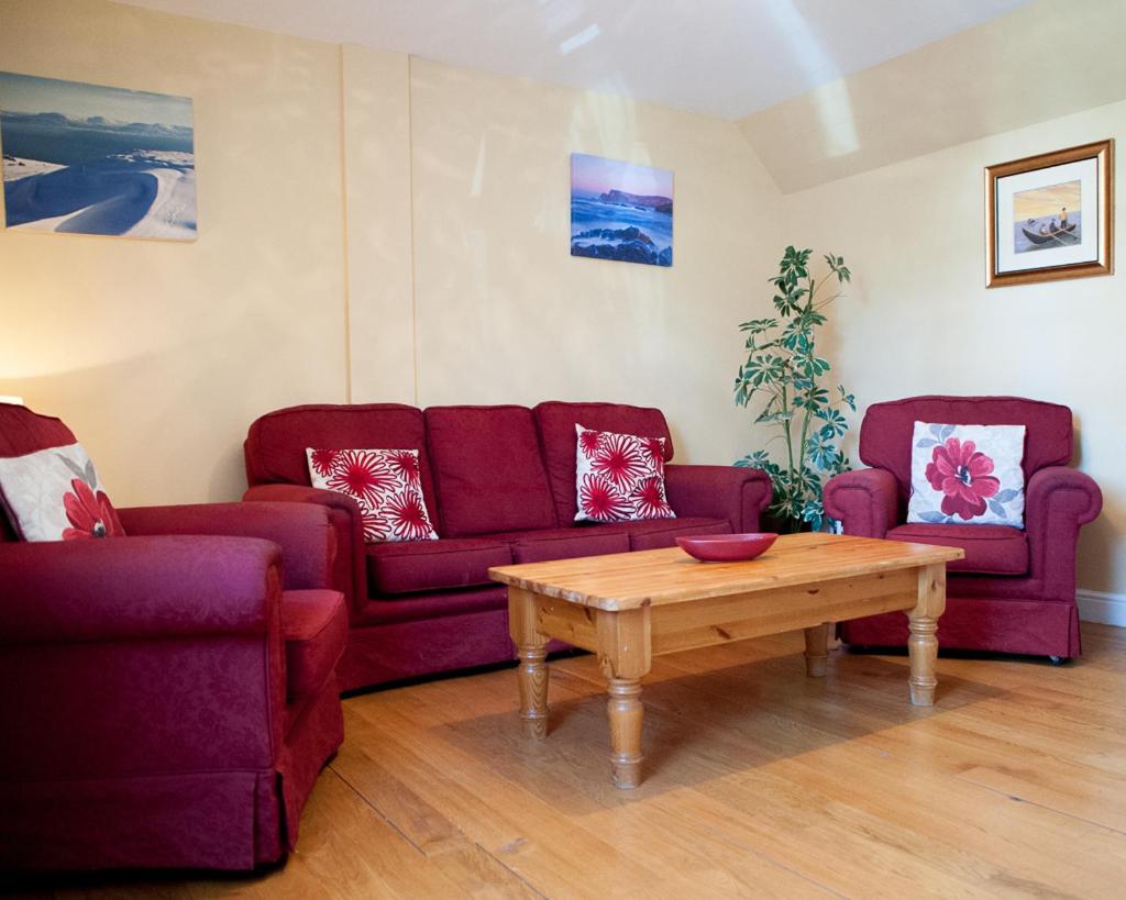 Communal lounge/ TV room