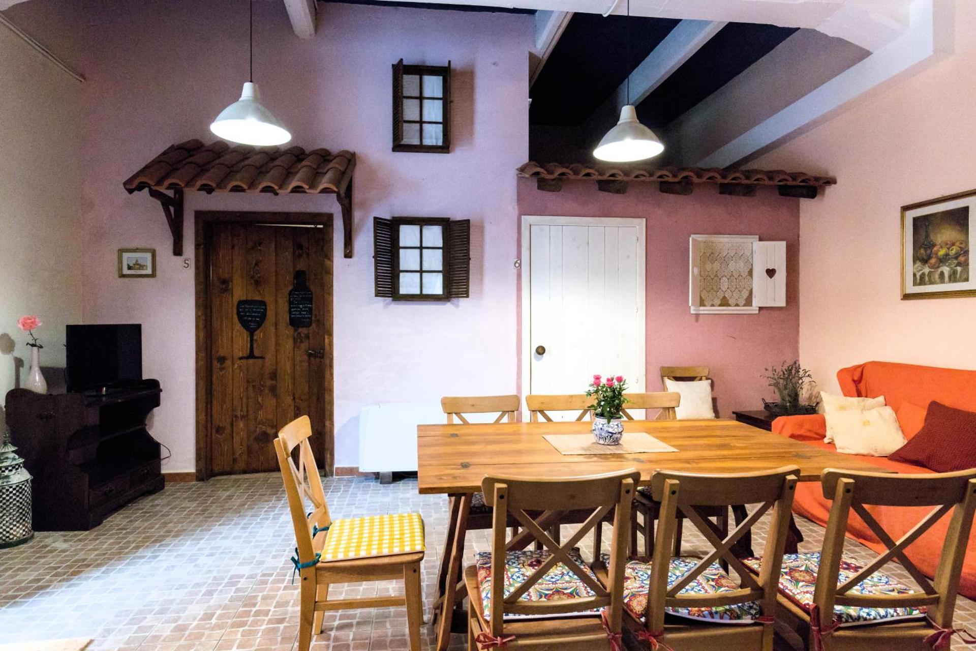 Communal lounge/ TV room