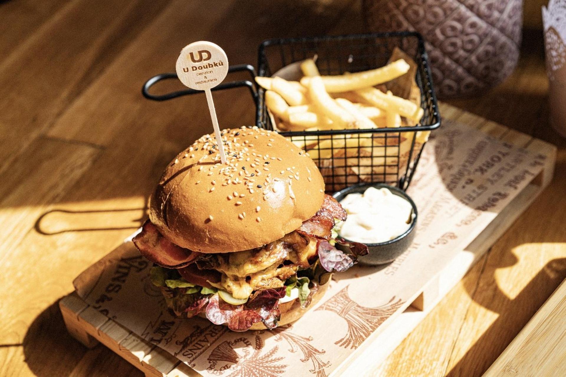 RESTAURACE A PENZION U DOUBKŮ