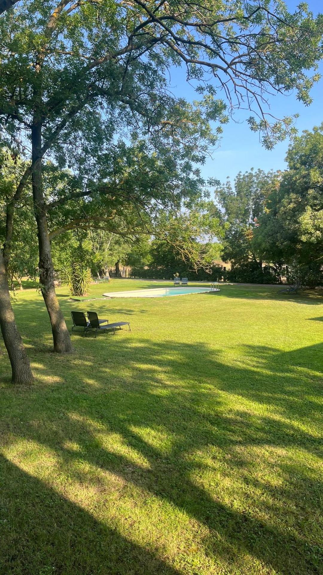 AUX PORTES DE LA CAMARGUE STUDIO BALNEO PISCINE