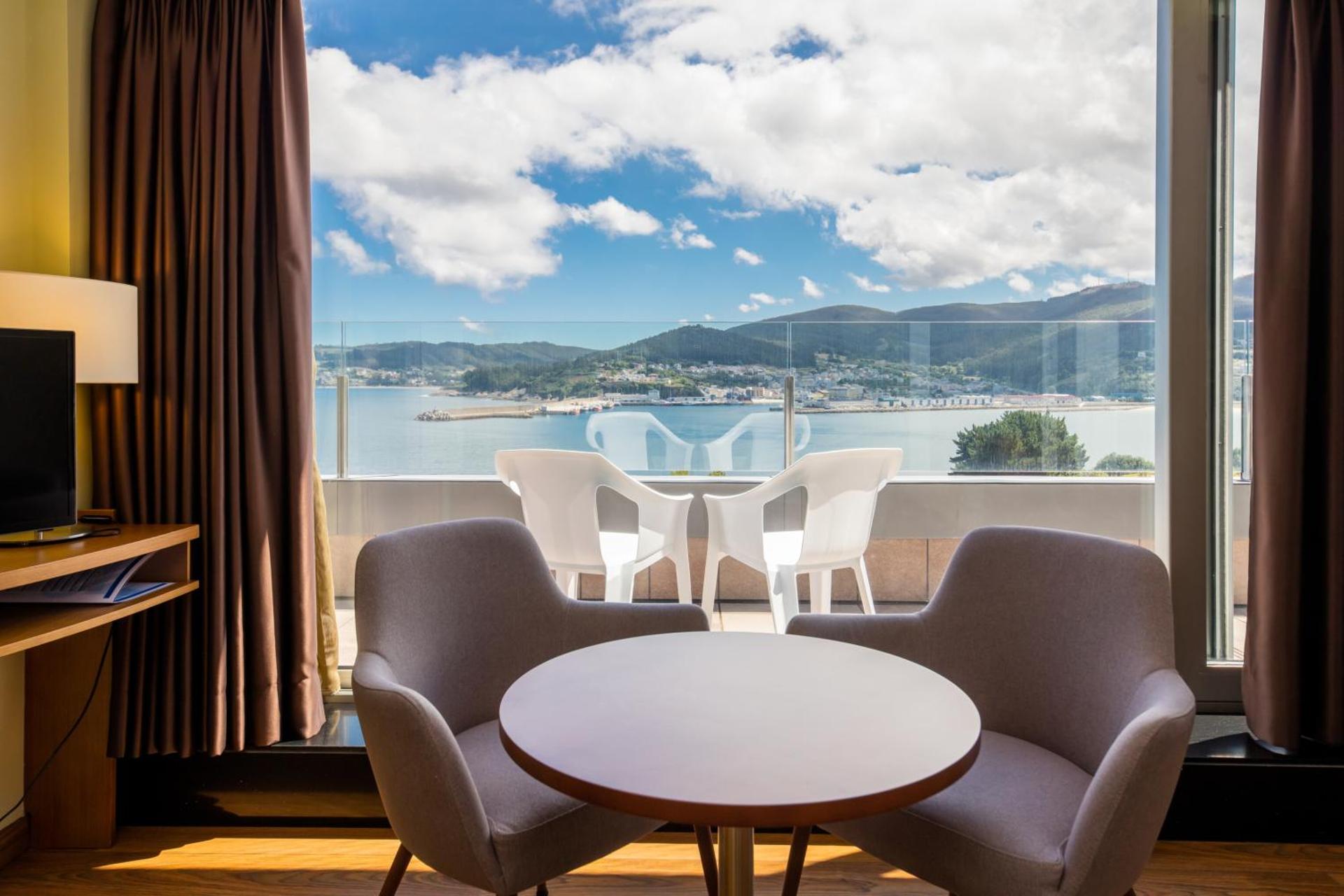 Double or Twin Room with Sea View