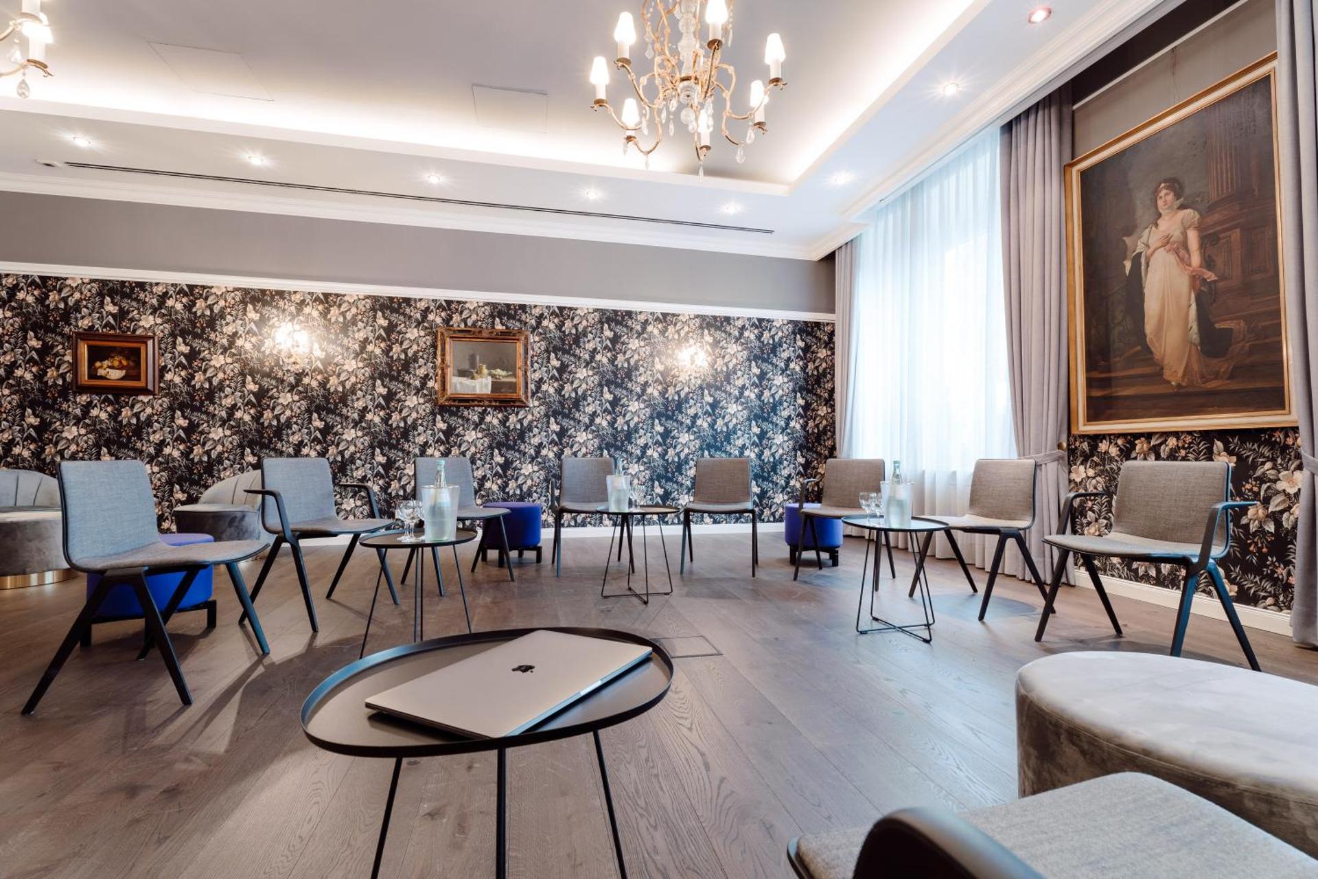 Meeting/conference room