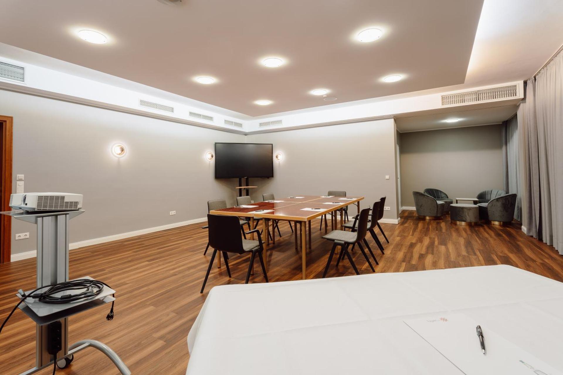 Meeting/conference room