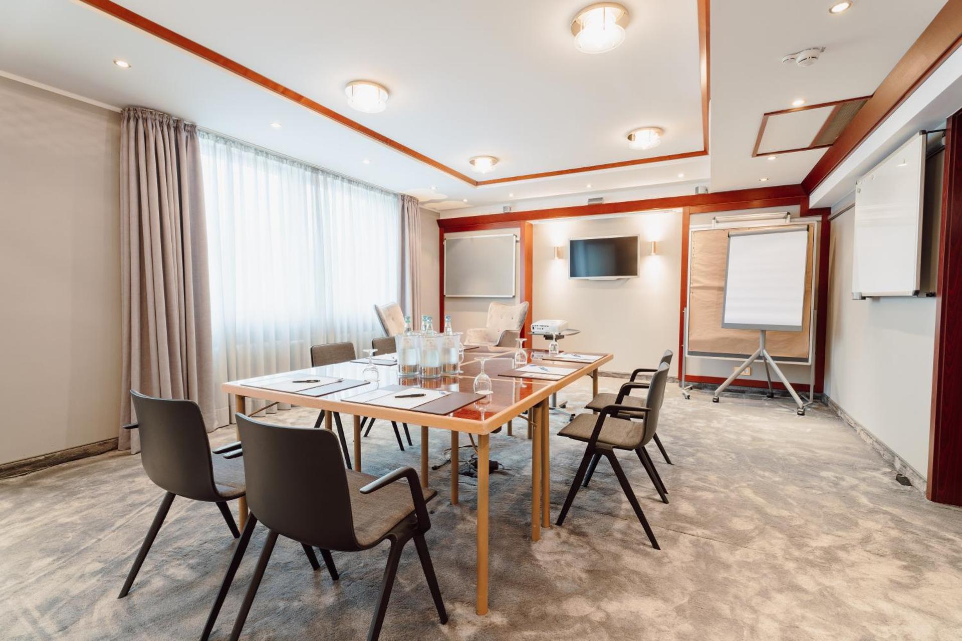 Meeting/conference room