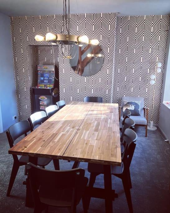 Chester/Handbridge sleeps 9 + Netflix