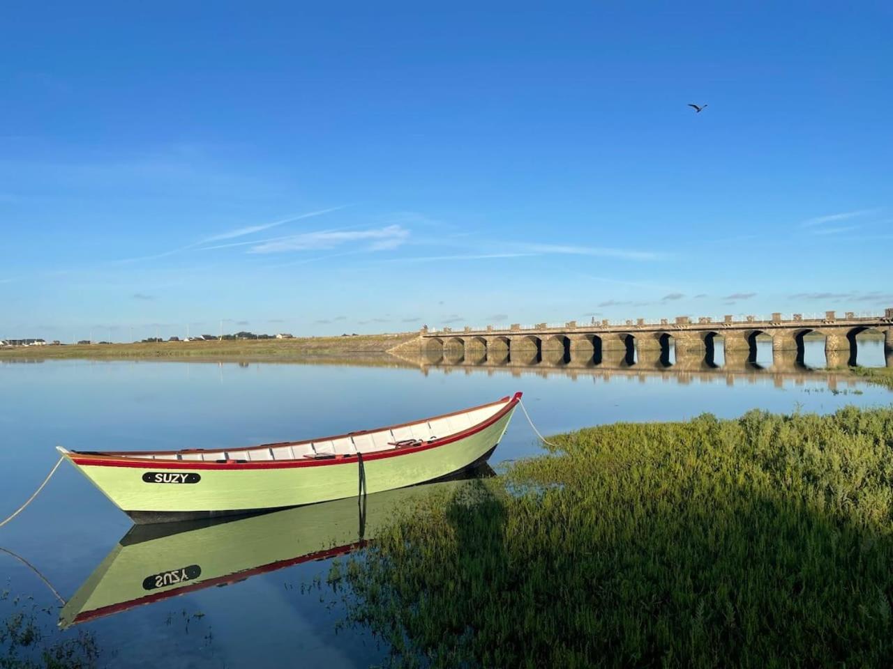 leBel endroit 145m2 , terrain et terrasse de 350m2 au coeur des commerces ,à proximité de la mer et tous services inclus