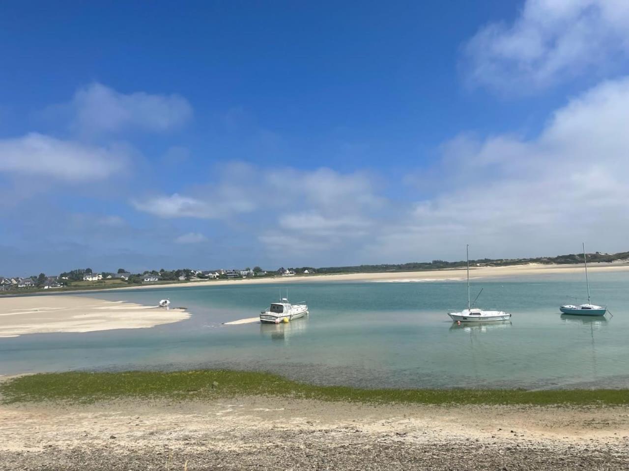 leBel endroit 145m2 , terrain et terrasse de 350m2 au coeur des commerces ,à proximité de la mer et tous services inclus