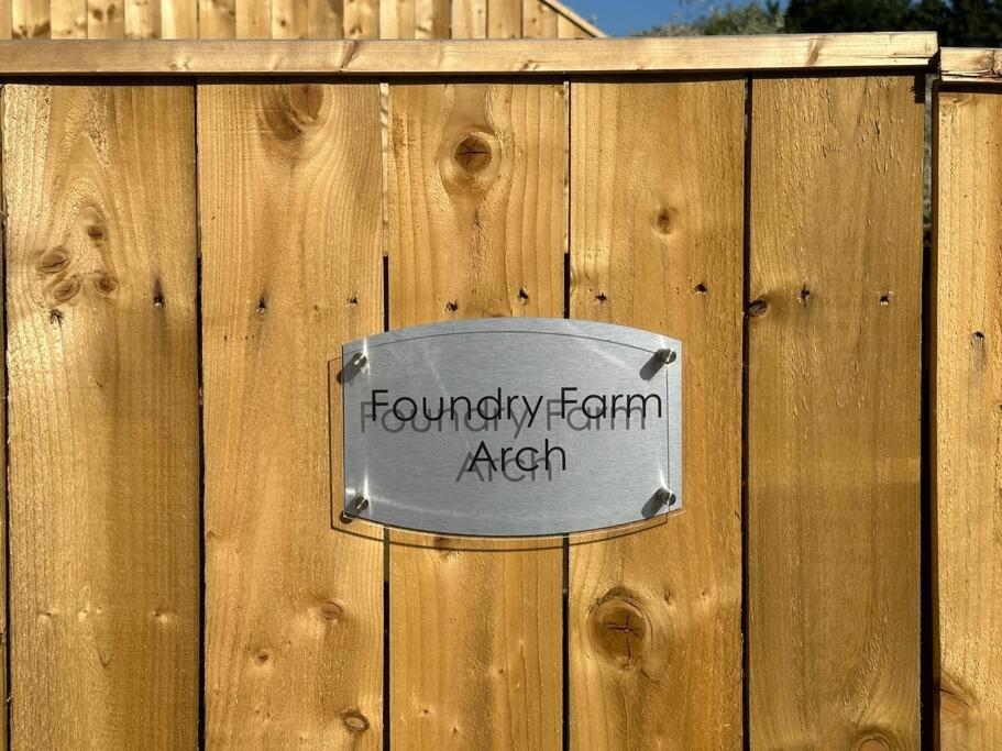 Foundry Farm Arch