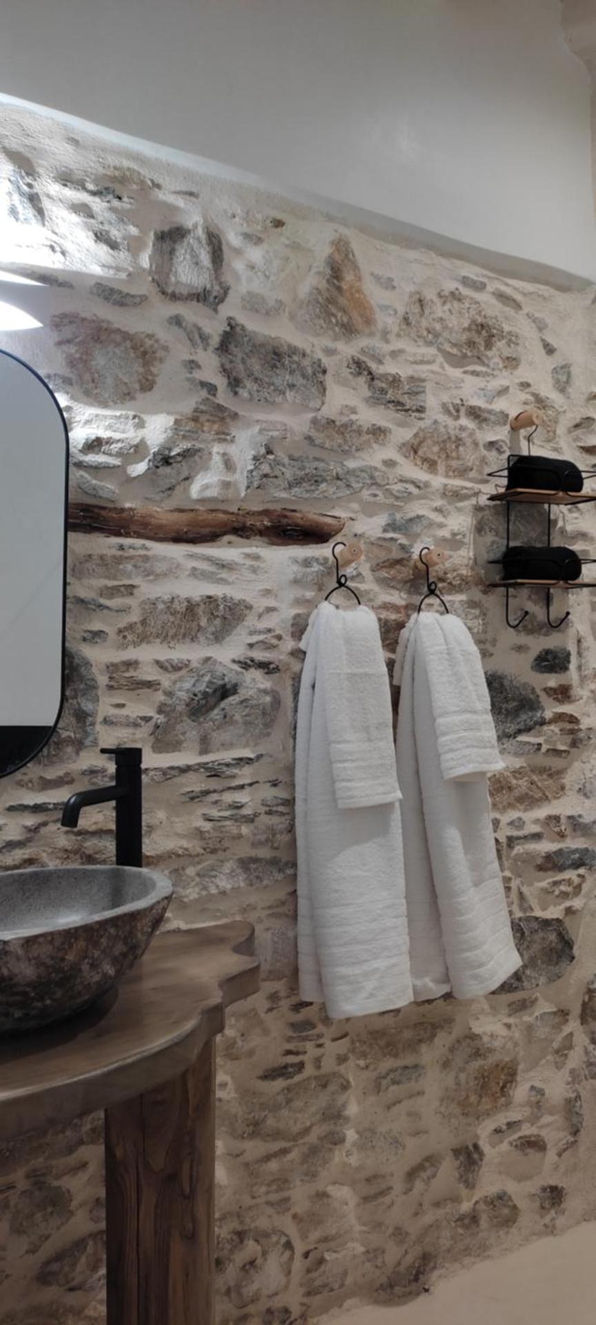 ClockWise Earthy Vibe House in Apano Chora